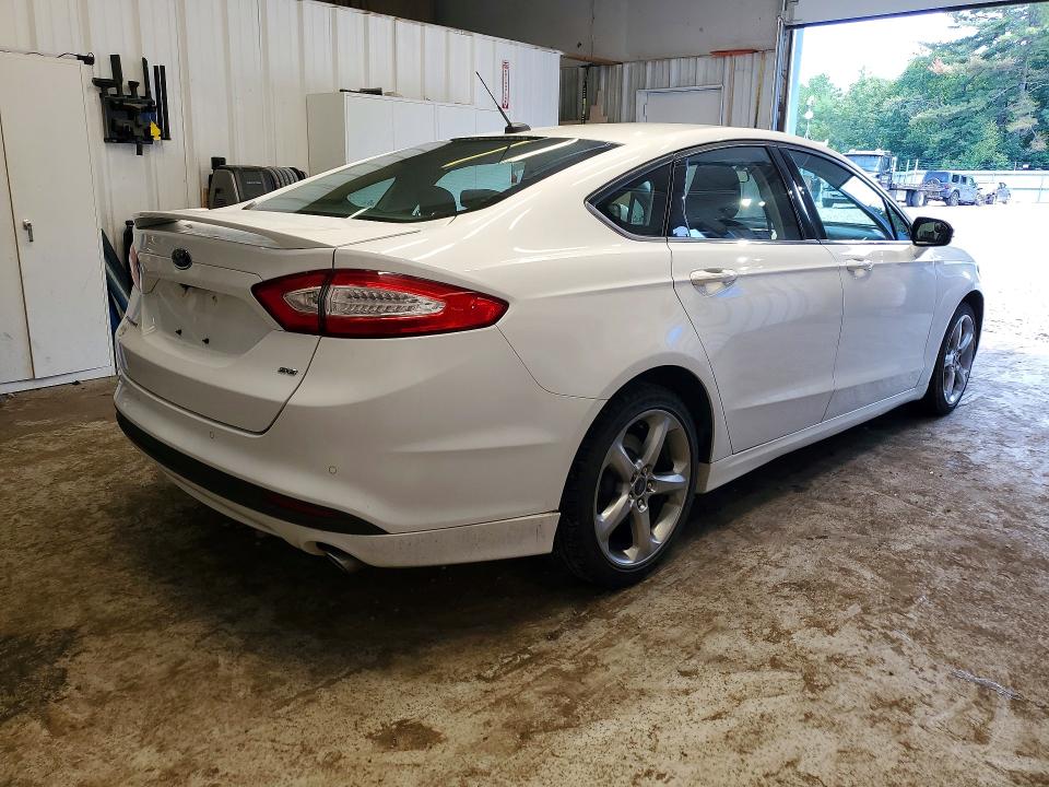 Photo 3 from auction – 2015 FORD FUSION with VIN 3FA6P0H78FR188353