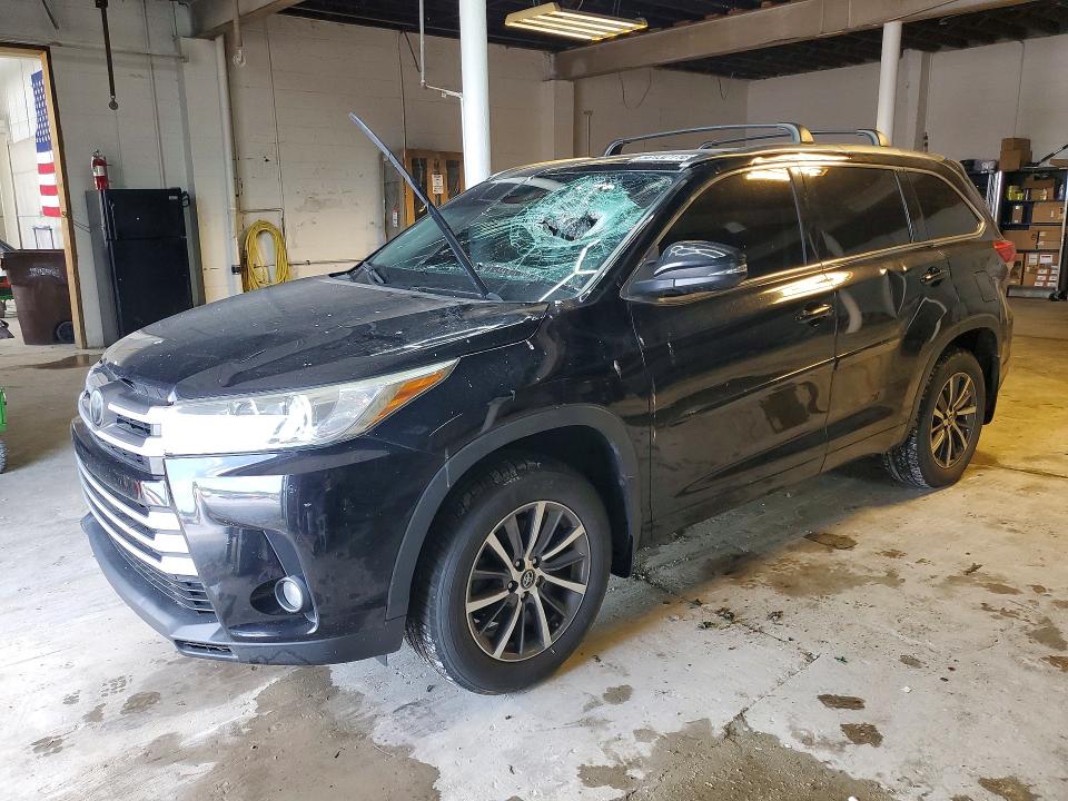 TOYOTA HIGHLANDER 2018 with VIN 5TDJZRFHXJS914766 - Photo from auction
