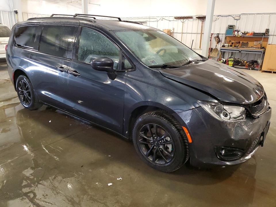 Photo 4 from auction – 2020 CHRYSLER PACIFICA with VIN 2C4RC3BG9LR282806