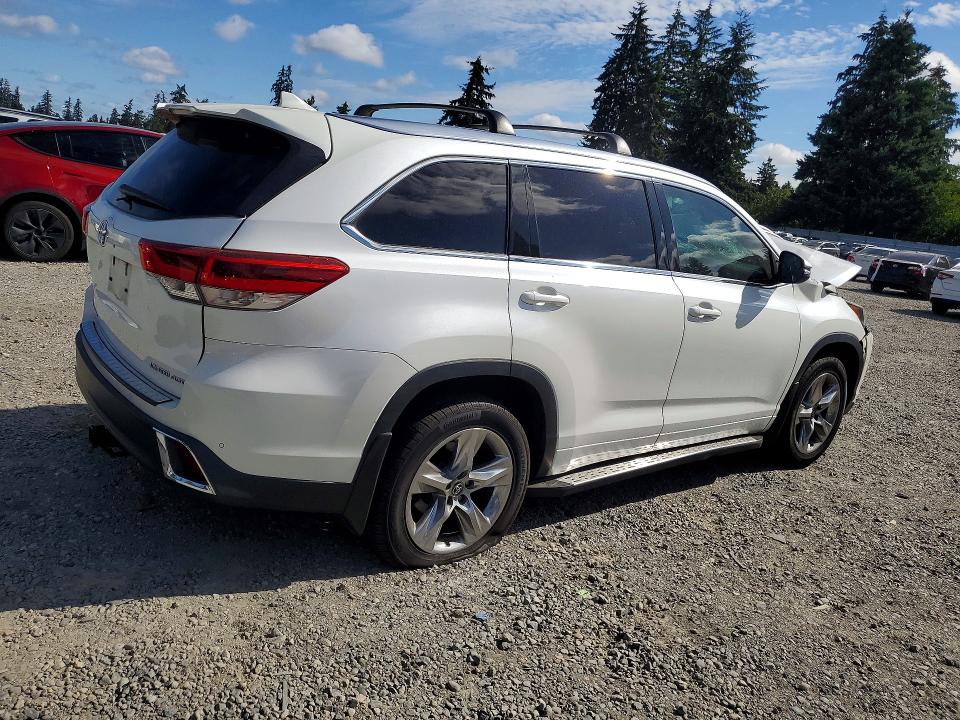 Foto 3 de la subasta – 2017 TOYOTA HIGHLANDER con VIN 5TDDZRFH0HS476055
