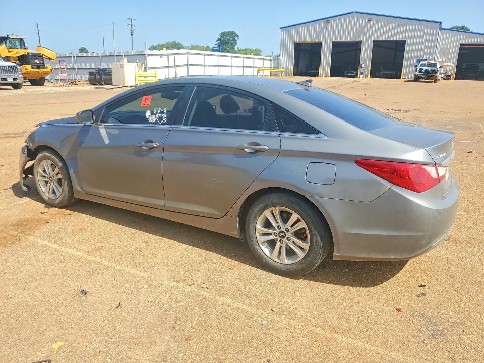 Photo 2 from auction – 2013 HYUNDAI SONATA with VIN 5NPEB4AC8DH743501
