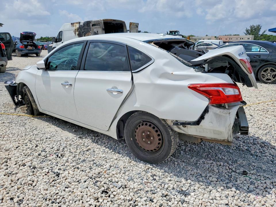 Photo 2 from auction – 2016 NISSAN SENTRA with VIN 3N1AB7AP5GY213757