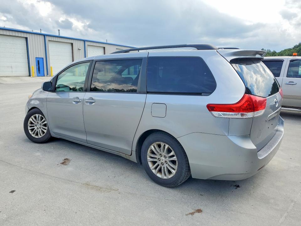 Zdjęcie 2 z aukcji – 2011 TOYOTA SIENNA z VIN 5TDYK3DC5BS007562
