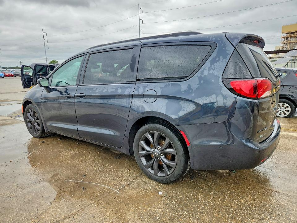 Photo 2 from auction – 2019 CHRYSLER PACIFICA with VIN 2C4RC1EG3KR737843