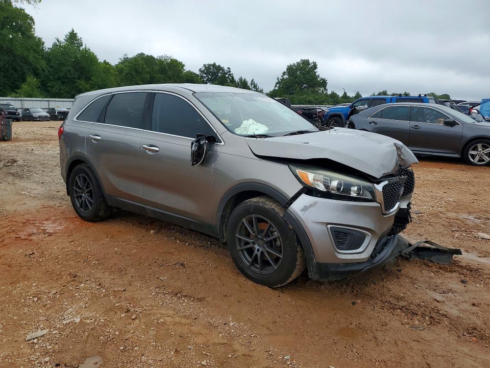 Photo 4 from auction – 2017 KIA SORENTO with VIN 5XYPG4A38HG261215