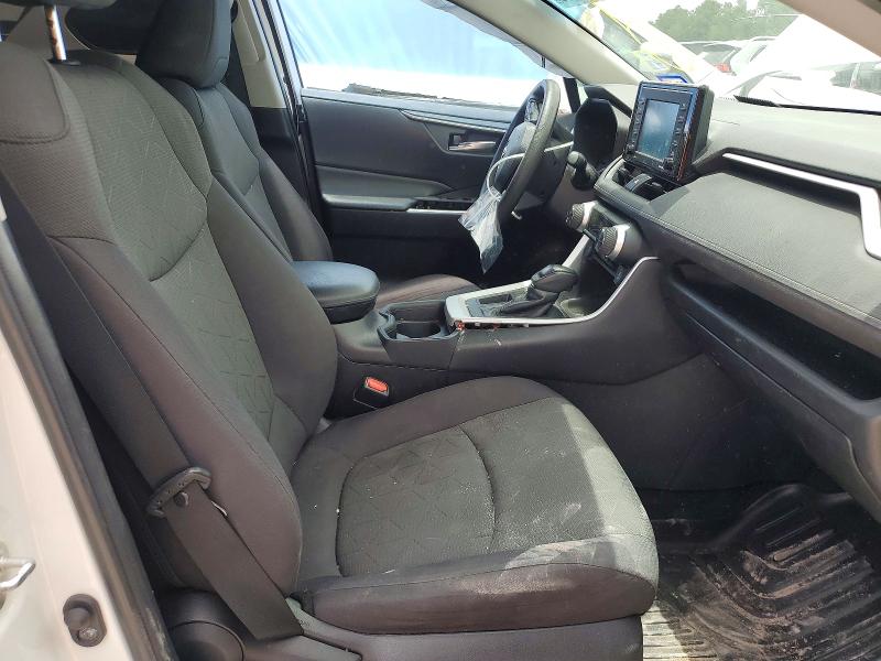 Photo 7 from auction – 2021 TOYOTA RAV4 with VIN 2T3W1RFV3MC149164