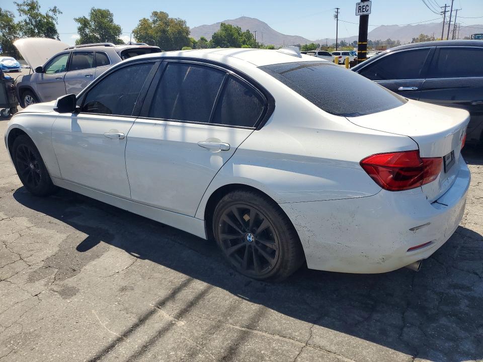 Снимка 2 от търг – 2017 BMW 320 с VIN WBA8E1G36HNU17421