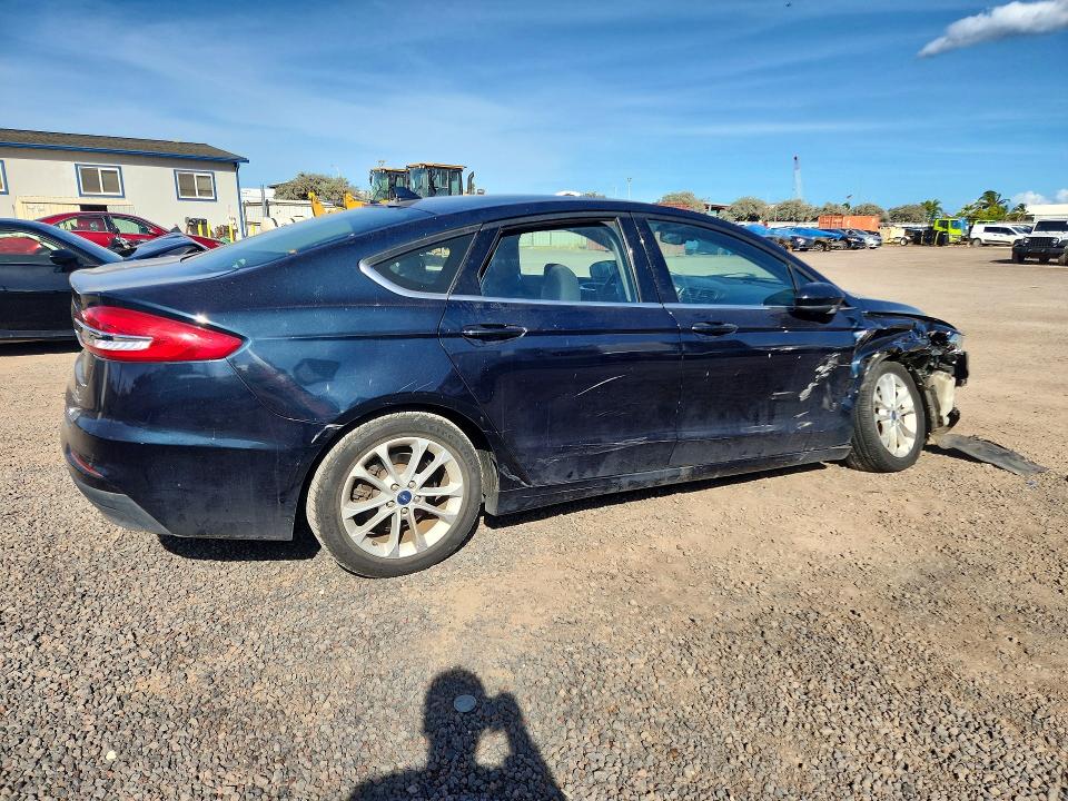 Photo 3 from auction – 2020 FORD FUSION with VIN 3FA6P0LU1LR190017