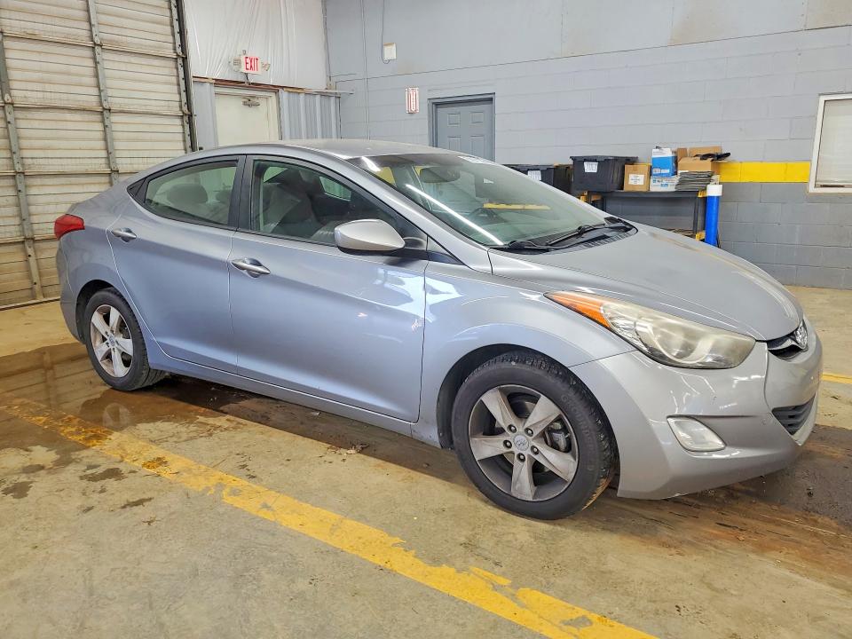 Photo 4 from auction – 2013 HYUNDAI ELANTRA with VIN KMHDH4AE8DU750686
