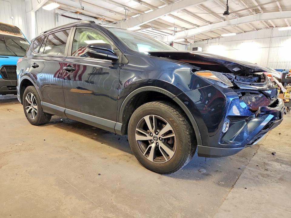 صورة رقم 4 من المزاد - 2017 TOYOTA RAV4 مع VIN JTMRFREV9HJ715993