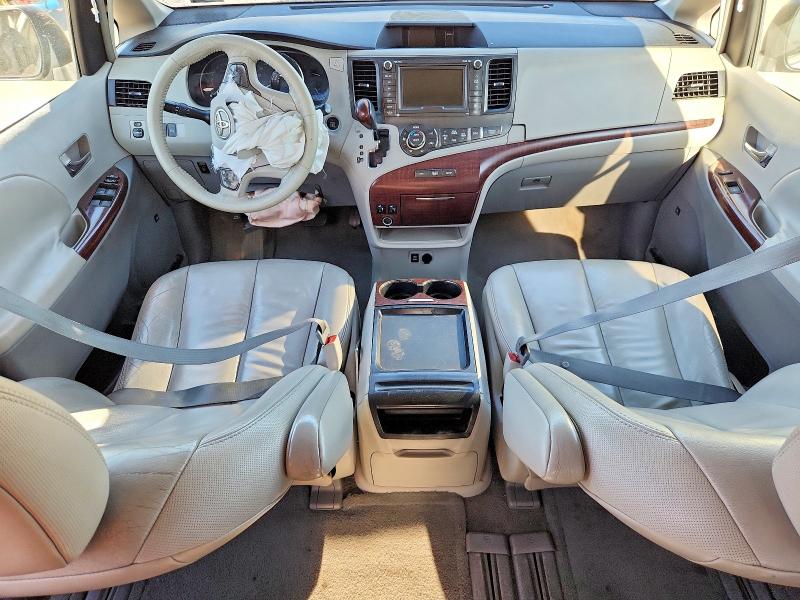 Photo 8 from auction – 2011 TOYOTA SIENNA with VIN 5TDYK3DC4BS062939