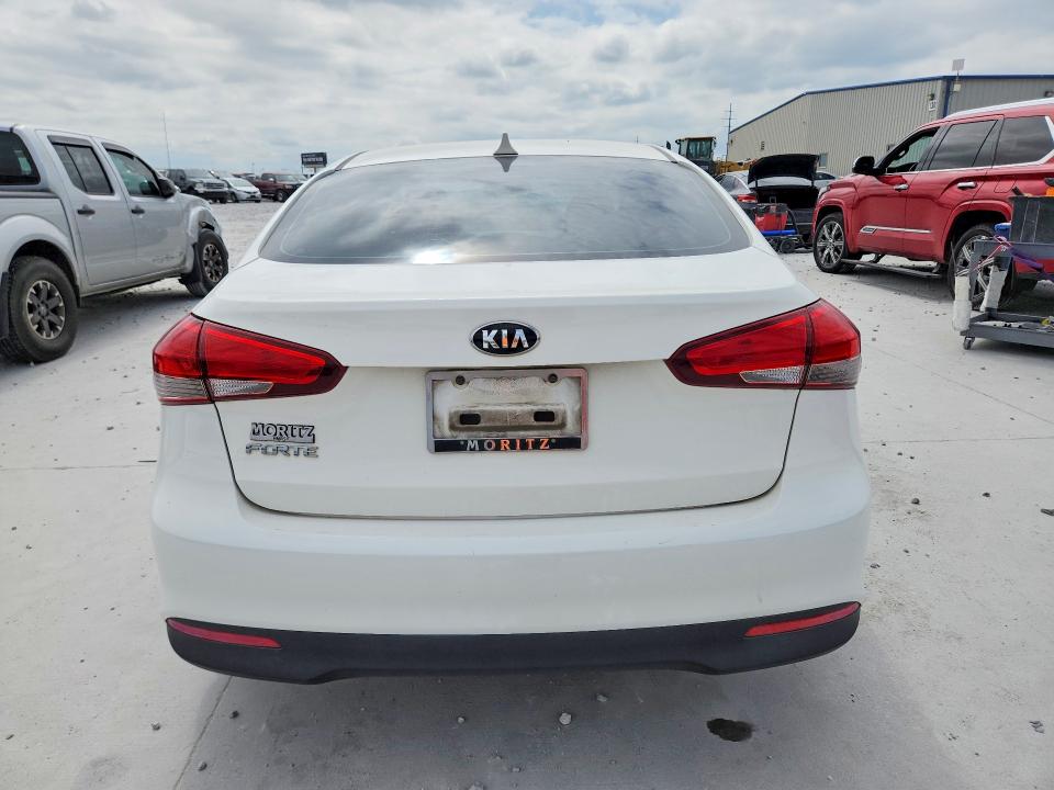 Photo 6 from auction – 2018 KIA FORTE with VIN 3KPFK4A73JE214299