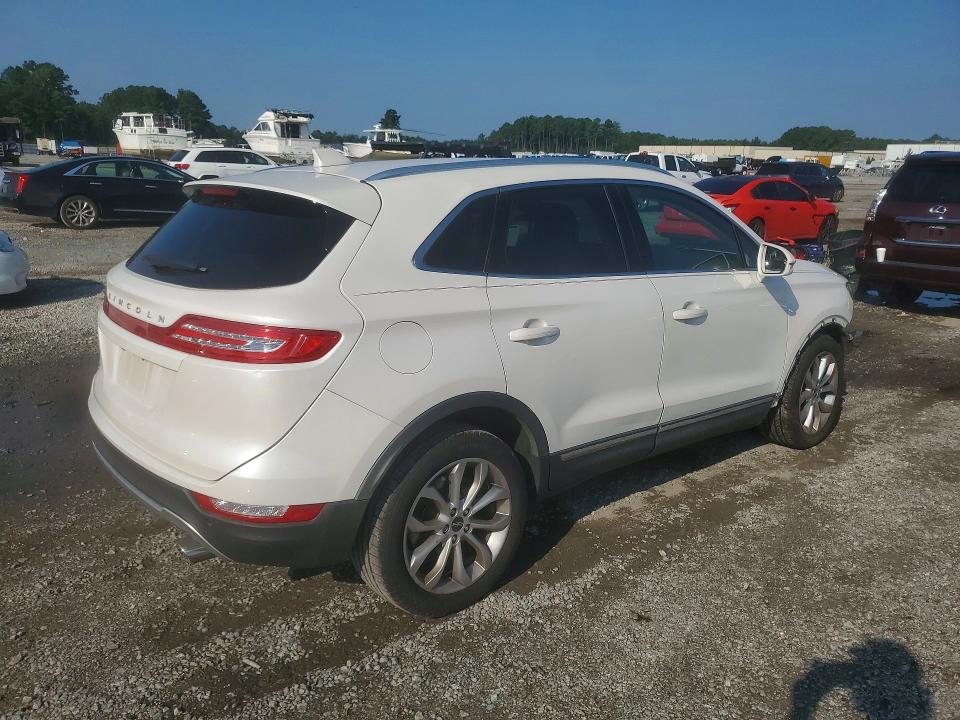 Photo 3 from auction – 2015 LINCOLN MKC with VIN 5LMCJ1A93FUJ31852