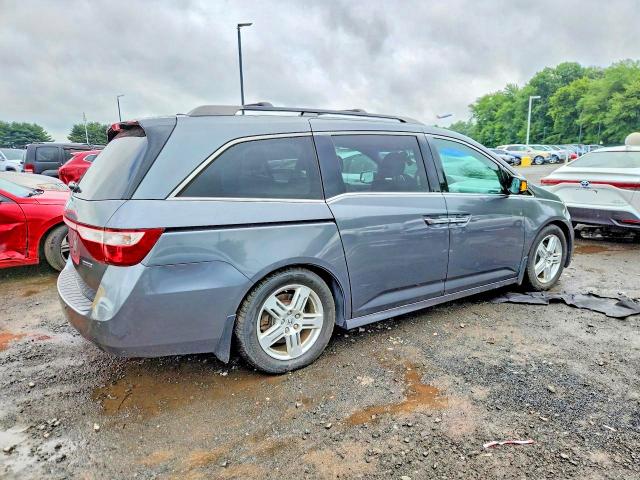 Photo 3 from auction – 2011 HONDA ODYSSEY with VIN 5FNRL5H99BB052052
