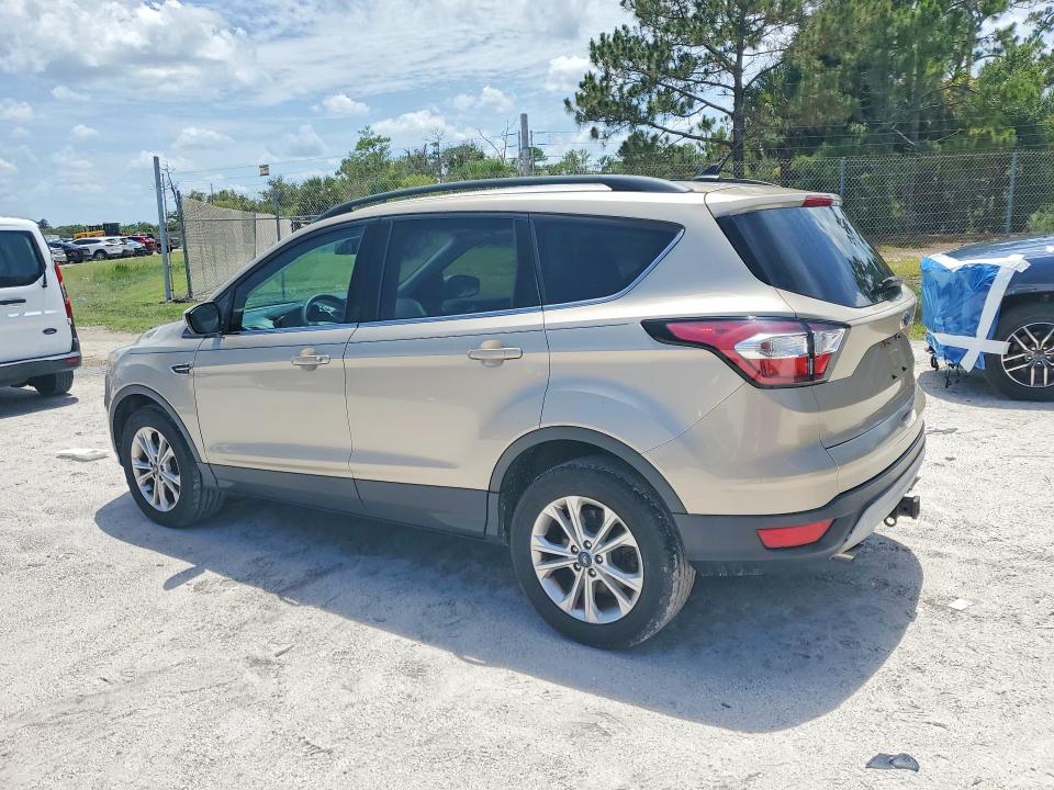 Photo 2 from auction – 2018 FORD ESCAPE with VIN 1FMCU0GD0JUC67431