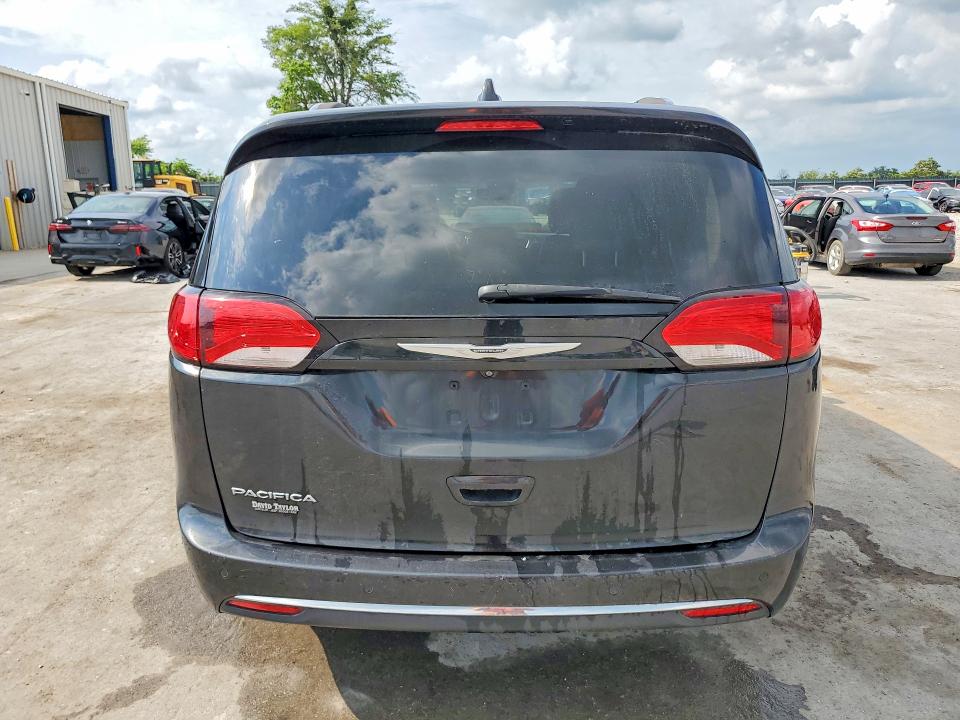 Photo 6 from auction – 2017 CHRYSLER PACIFICA with VIN 2C4RC1EG2HR543054