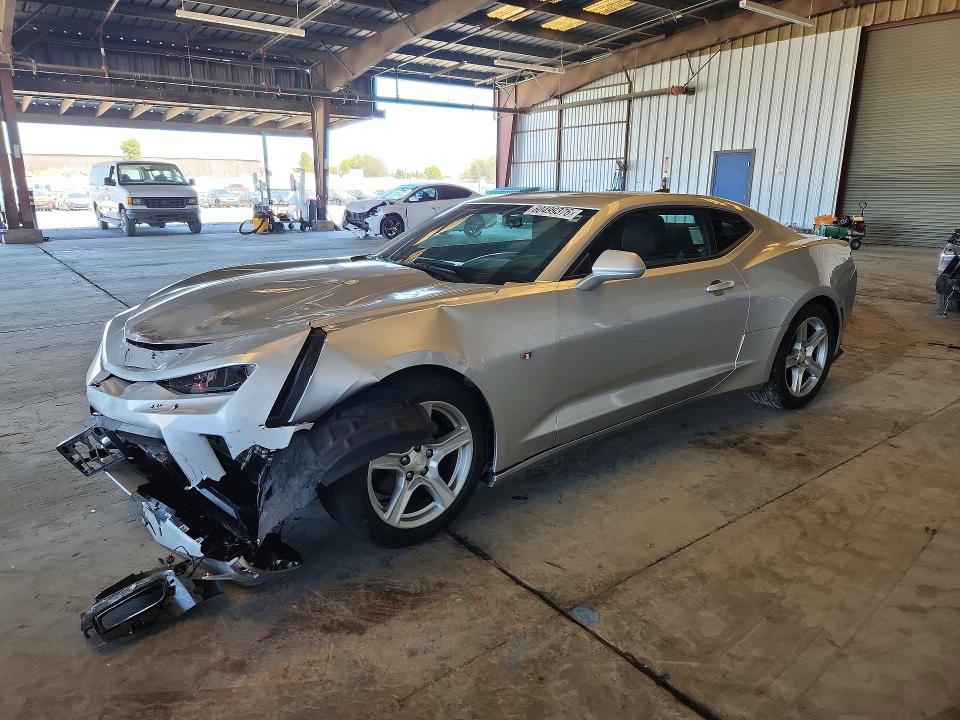 CHEVROLET CAMARO 2018 with VIN 1G1FB1RX1J0156133 - Photo from auction