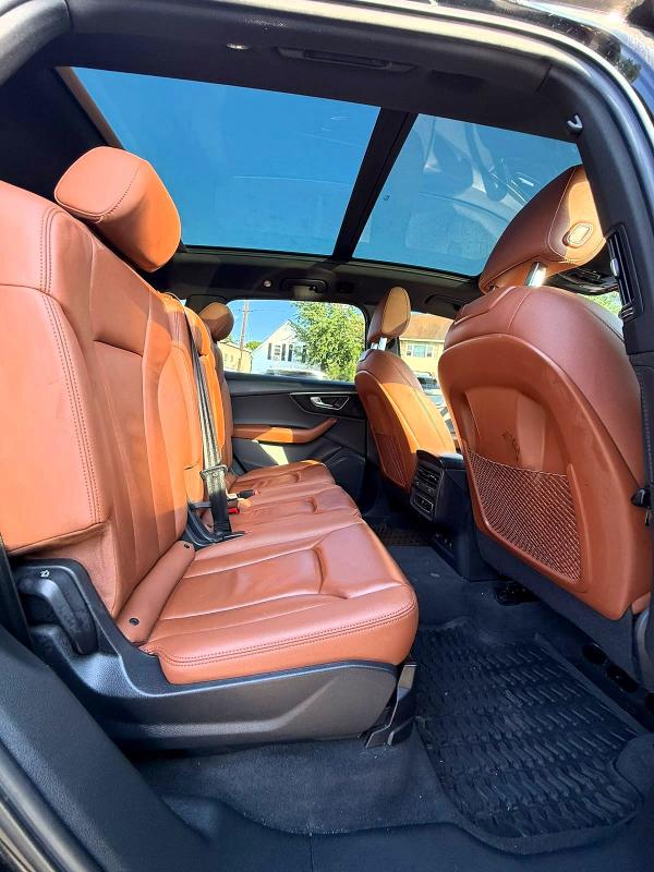 Photo 6 from auction – 2021 AUDI Q7 with VIN WA1AJAF74MD039789