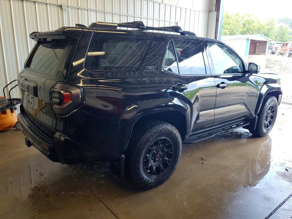 Фото 3 с аукциона – 2025 TOYOTA 4RUNNER с VIN JTEVA5BR8S5062145