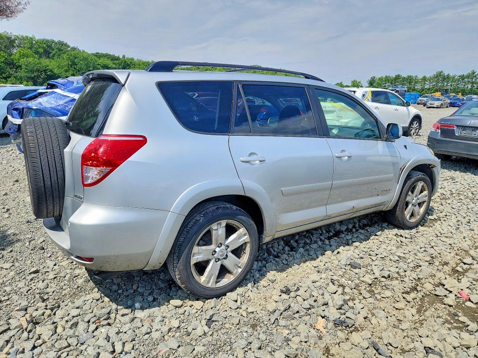 Photo 3 from auction – 2006 TOYOTA RAV4 with VIN JTMBD32V465014034