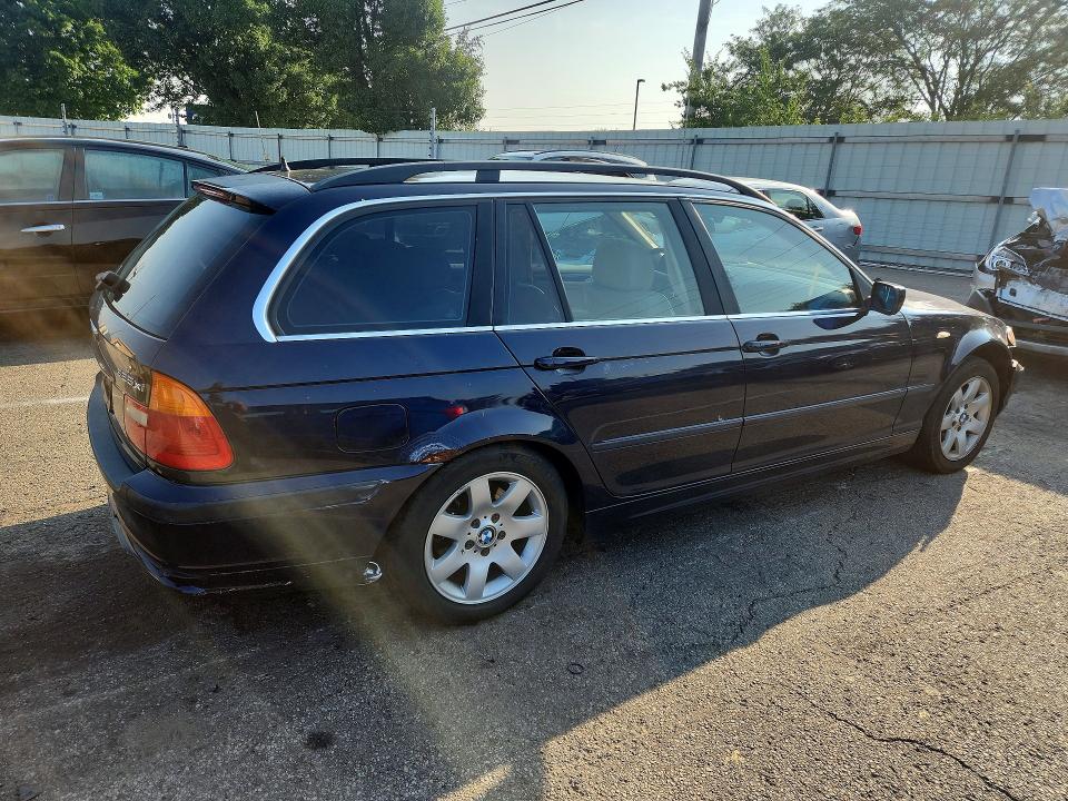 Photo 3 from auction – 2003 BMW 325 with VIN WBAEP33453PF02953
