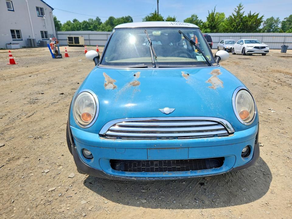 Photo 5 from auction – 2010 MINI COOPER with VIN WMWMF3C51ATZ22704