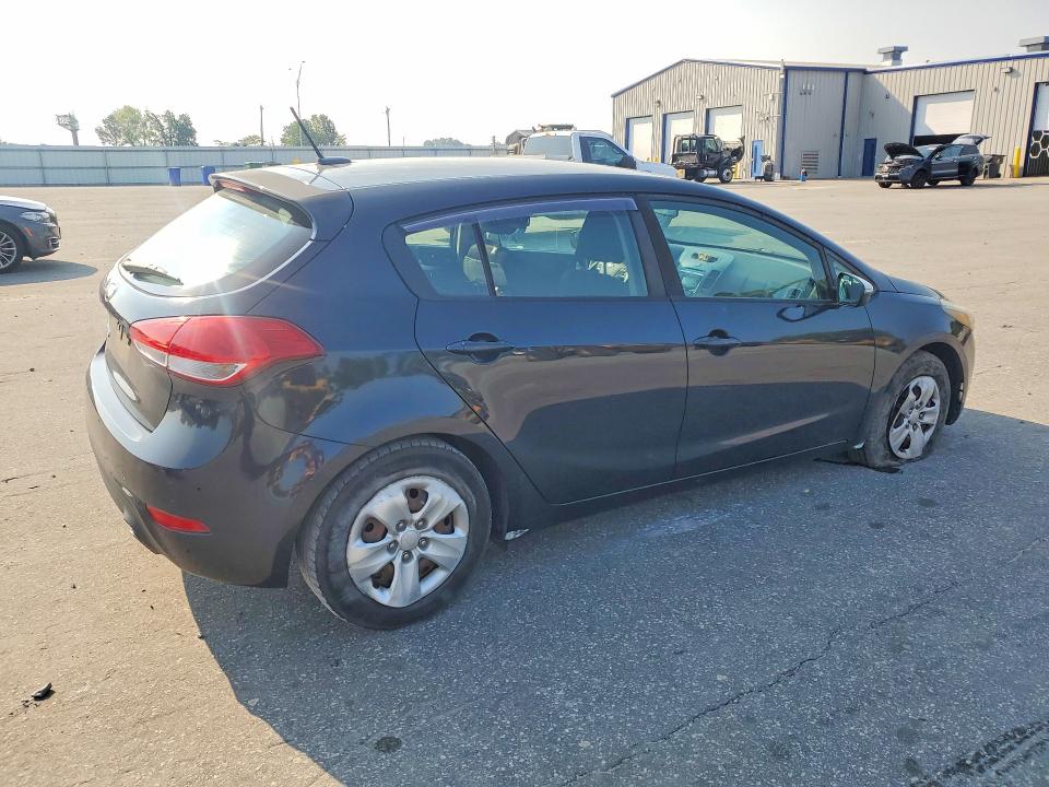 Photo 3 from auction – 2017 KIA FORTE with VIN KNAFK5A83H5714027