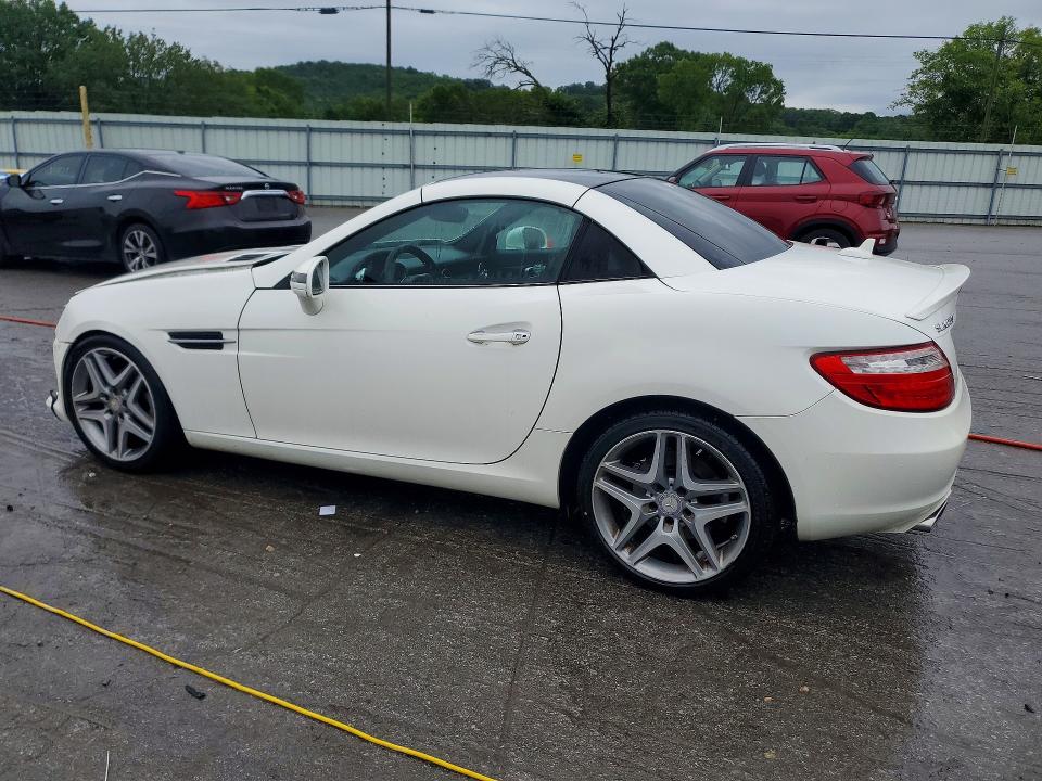 Снимка 2 от търг – 2015 MERCEDES-BENZ SLK с VIN WDDPK4HA7FF101142