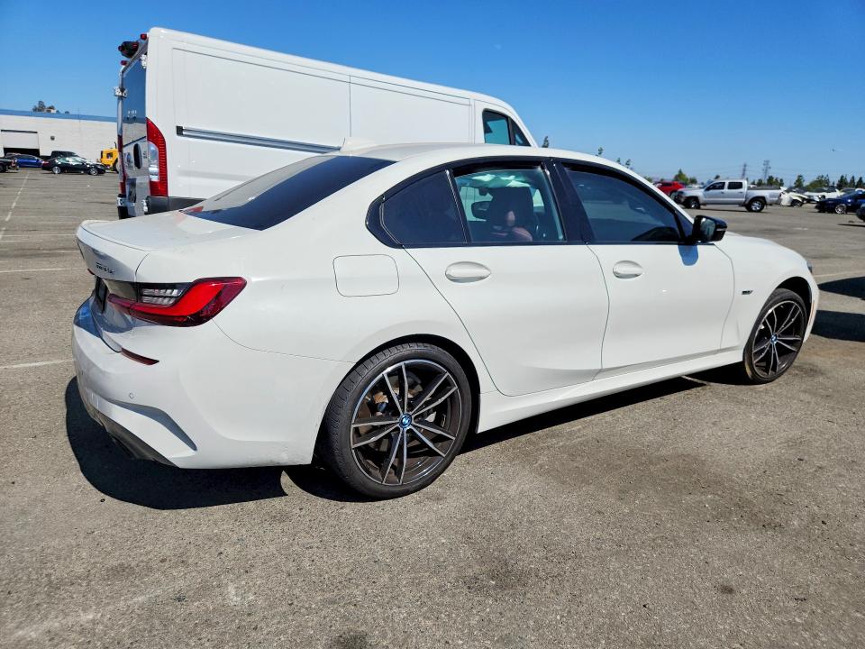 Photo 3 from auction – 2022 BMW 330E with VIN 3MW5P7J05N8C52264