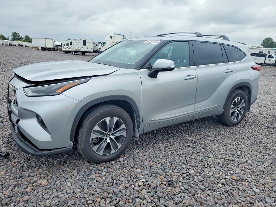 TOYOTA HIGHLANDER 2023 مع رقم تعريف المركبة 5TDKDRBH8PS012604 - صورة من المزاد