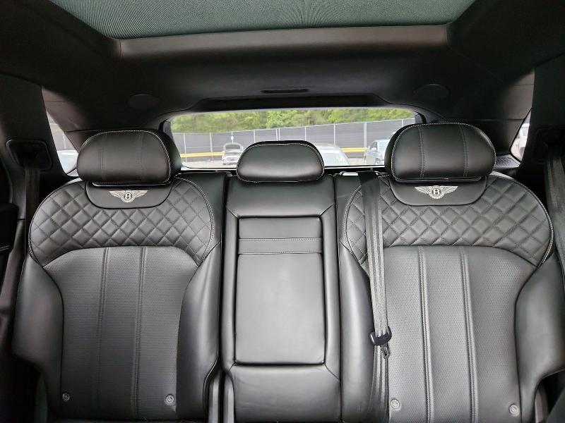 Photo 10 from auction – 2017 BENTLEY BENTAYGA with VIN SJAAC2ZV7HC012602