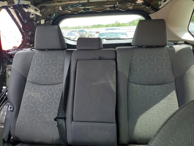 Photo 10 from auction – 2021 TOYOTA RAV4 with VIN 2T3W1RFV2MC112820