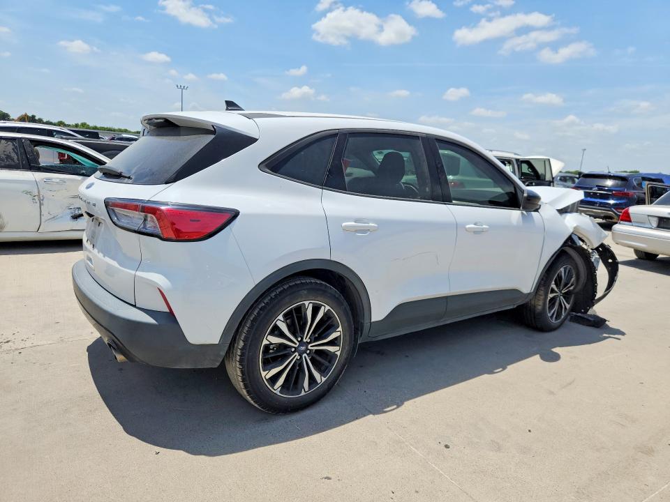 Photo 3 from auction – 2021 FORD ESCAPE with VIN 1FMCU0G6XMUB30731