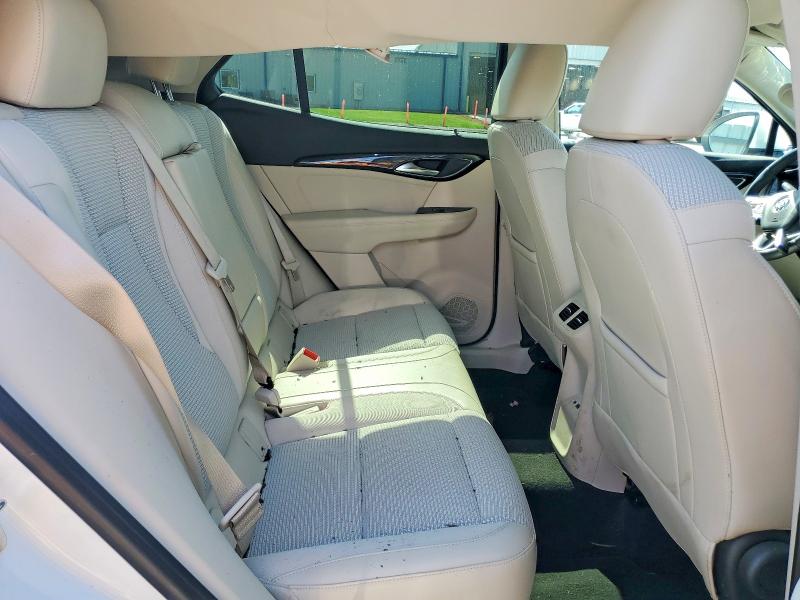 Photo 10 from auction – 2021 BUICK ENVISION with VIN LRBAZLR47MD103673