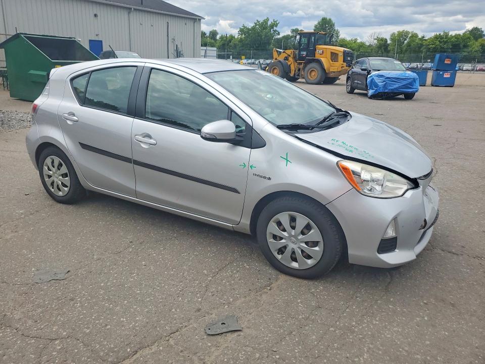 Photo 4 from auction – 2012 TOYOTA PRIUS C with VIN JTDKDTB31C1004787