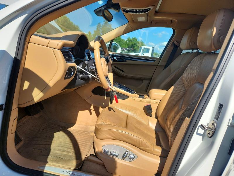 Photo 7 from auction – 2016 PORSCHE MACAN with VIN WP1AB2A51GLB50579