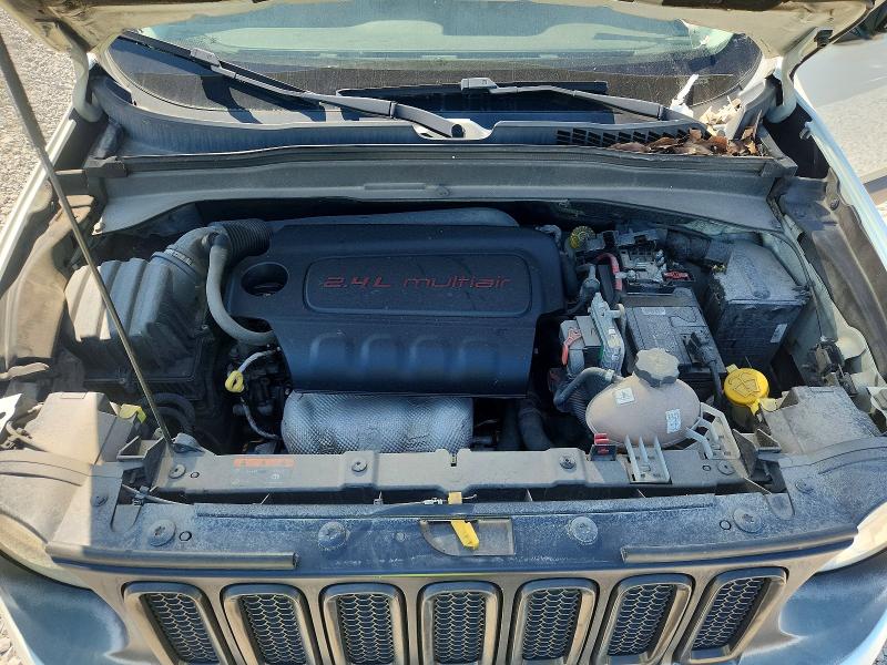 Photo 12 from auction – 2017 JEEP RENEGADE with VIN ZACCJBAB8HPG38105