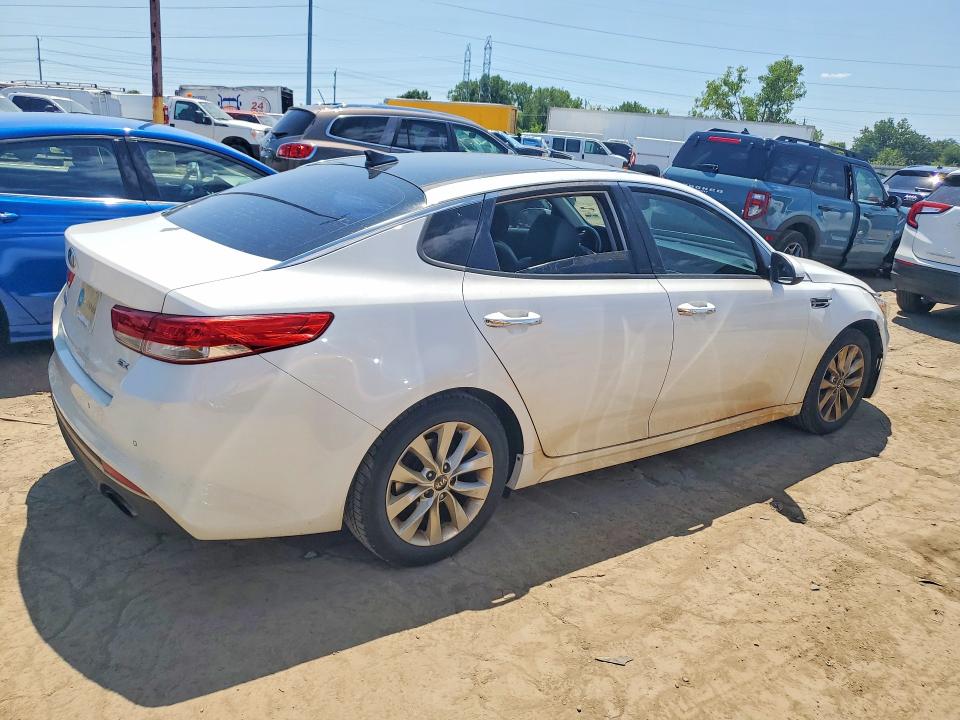 صورة رقم 3 من المزاد - 2016 KIA OPTIMA مع VIN 5XXGU4L30GG053631