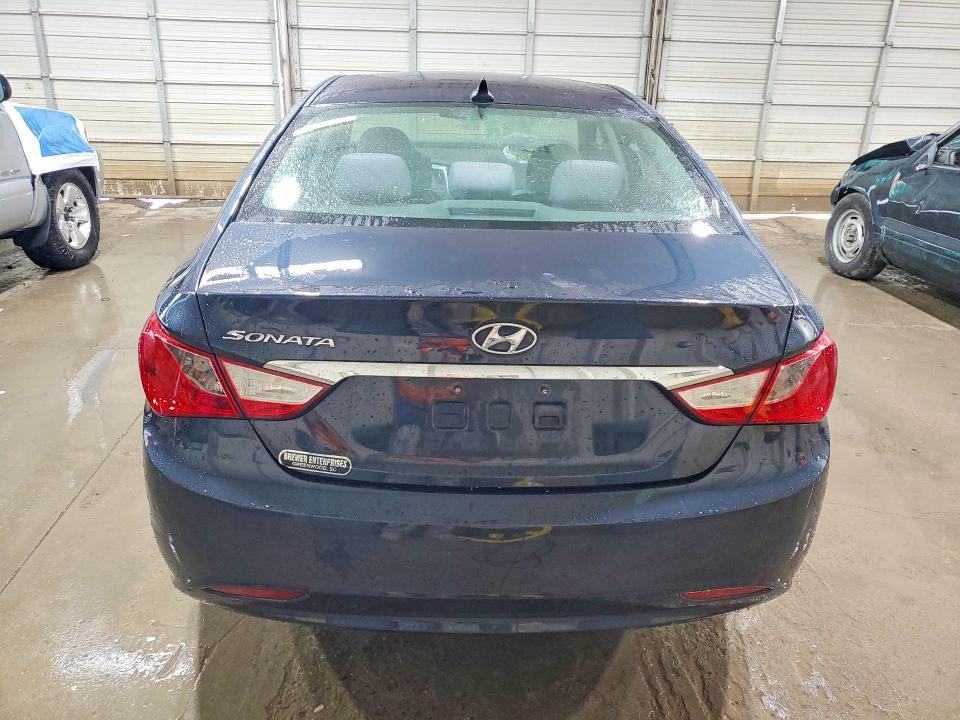 Photo 6 from auction – 2011 HYUNDAI SONATA with VIN 5NPEB4AC9BH082994