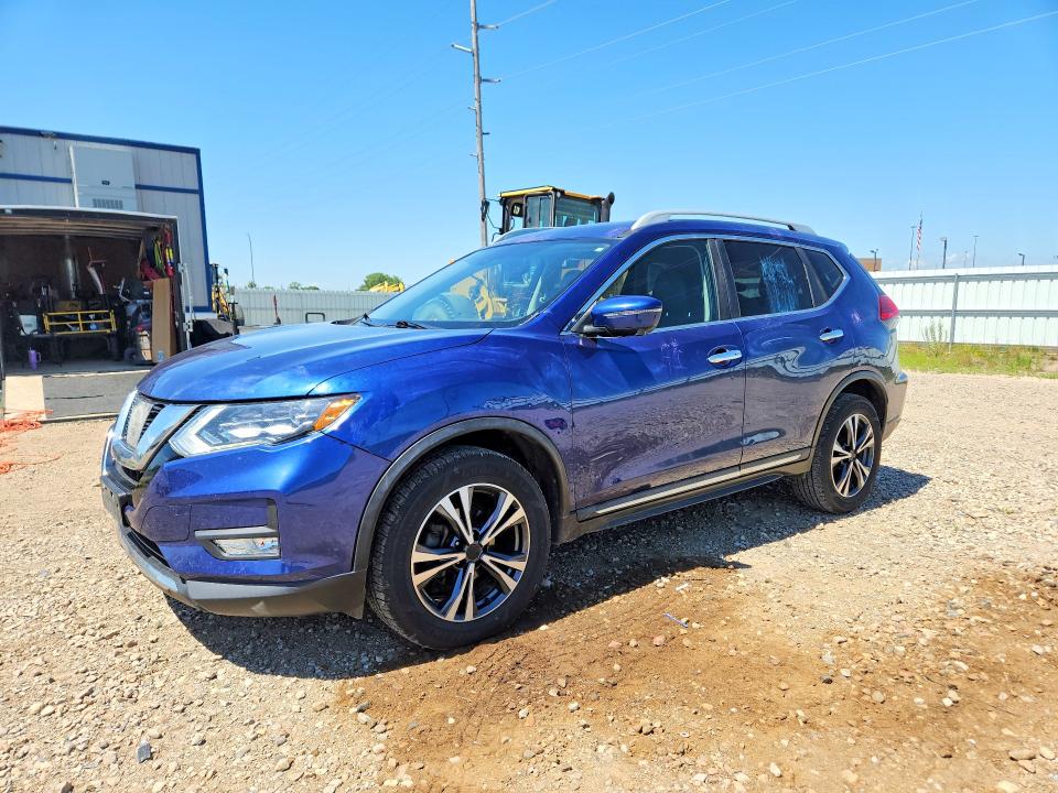 NISSAN ROGUE 2017 with VIN 5N1AT2MV6HC812566 - Photo from auction
