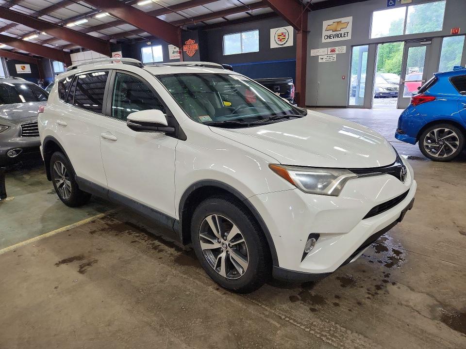 Photo 4 from auction – 2016 TOYOTA RAV4 with VIN 2T3RFREV0GW481310