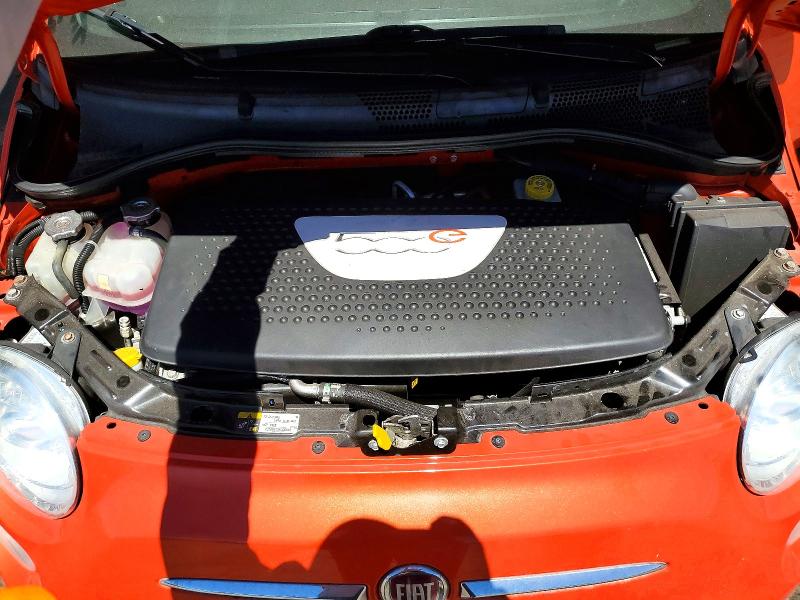 Photo 11 from auction – 2015 FIAT 500 with VIN 3C3CFFGEXFT652916