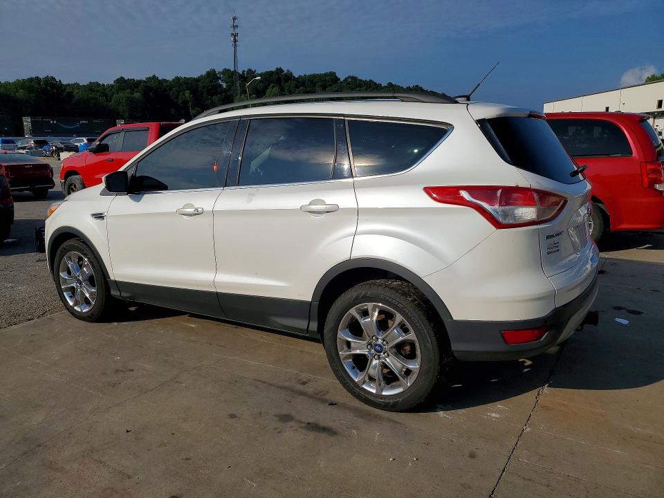 Photo 2 from auction – 2016 FORD ESCAPE with VIN 1FMCU0G94GUA65017