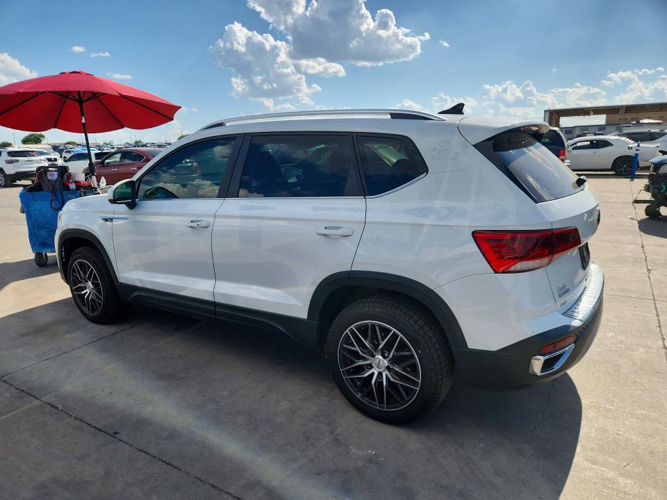 Photo 2 from auction – 2022 VOLKSWAGEN TAOS with VIN 3VV2X7B24NM045900
