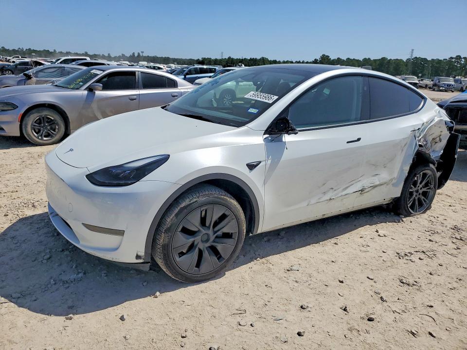 TESLA MODEL Y 2025 with VIN 7SAYGDED1SA352400 - Photo from auction