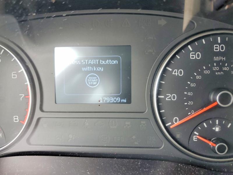 Photo 9 from auction – 2018 KIA OPTIMA with VIN 5XXGU4L35JG192323