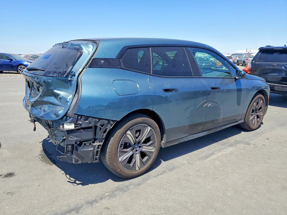 Снимка 3 от търг – 2025 BMW IX с VIN WB523CF04SCT07743