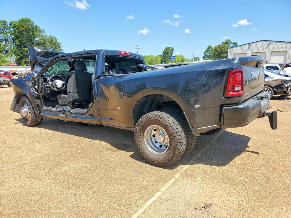 Снимка 2 от търг – 2025 RAM 3500 с VIN 3C63RRHL4SG533819