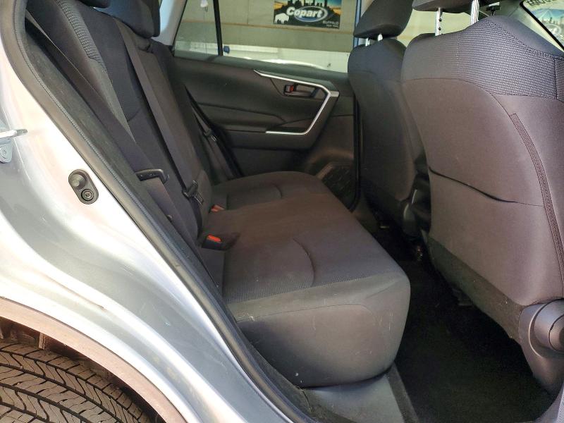 Photo 11 from auction – 2021 TOYOTA RAV4 with VIN JTMF1RFV1MD079224
