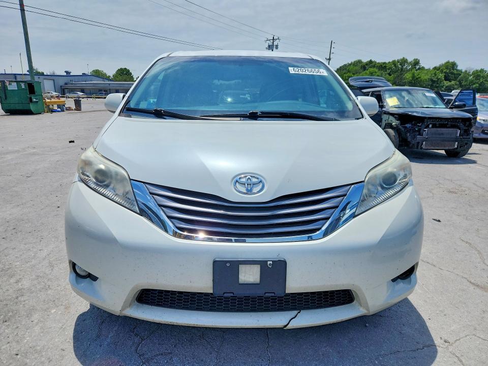 Photo 5 from auction – 2015 TOYOTA SIENNA with VIN 5TDYK3DC2FS639697